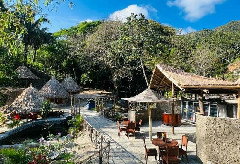 هتل Tawaca Green Zone