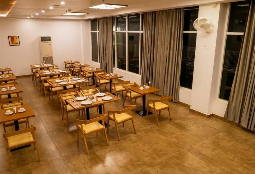בית מלון כפרי Tea Tree Suites Manipal