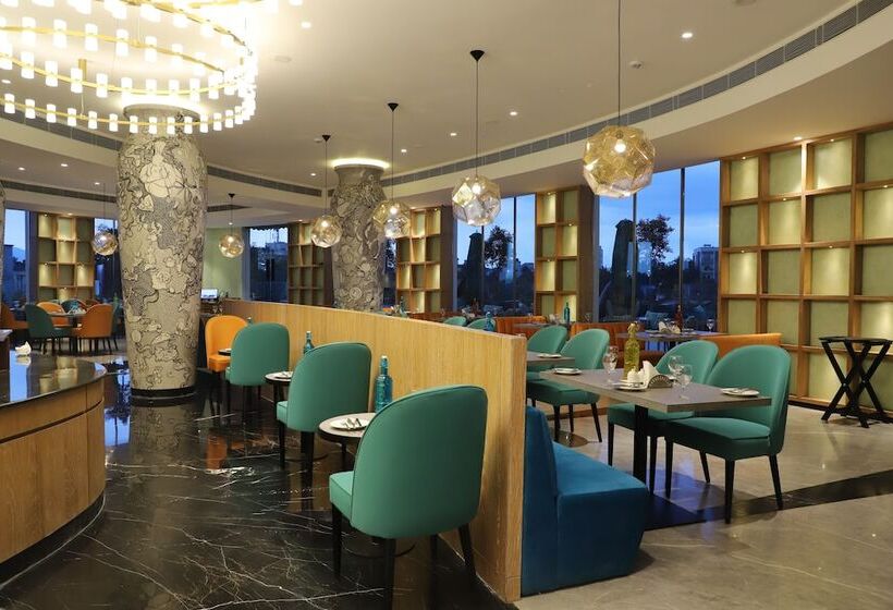 فندق The Cruze Premium Boutique