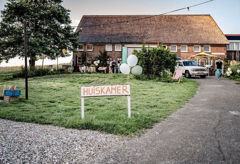 Hotel Tinyparks Cast Away