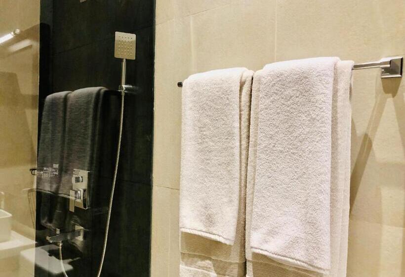 ホテル Tropic Inn   Mount Lavinia