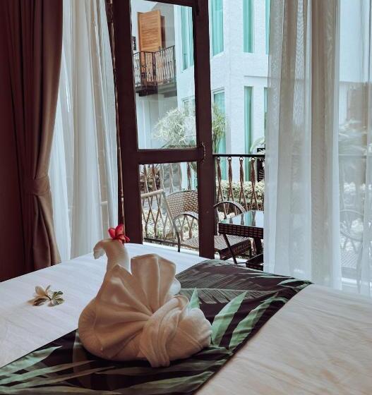 هتل Vannee Golden Sands Beachfront Resort