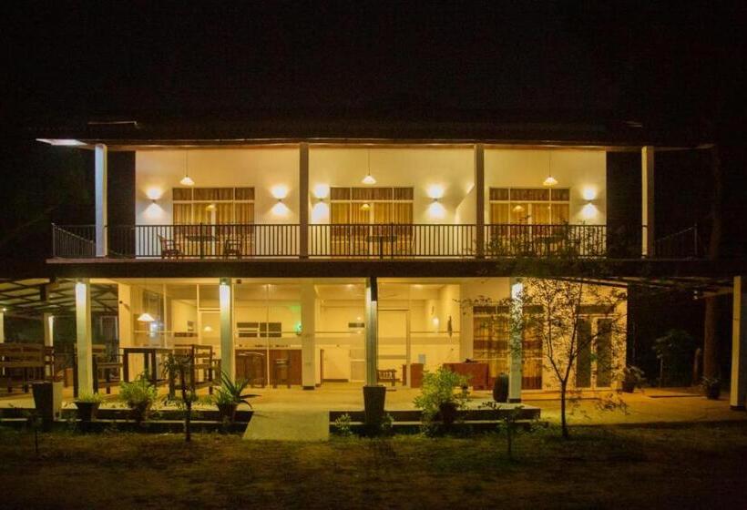 בית מלון כפרי Yala Viewer Bird Resort And Safari