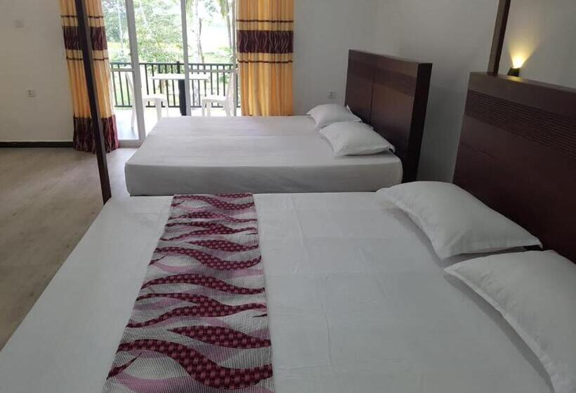 בית מלון כפרי Yala Viewer Bird Resort And Safari
