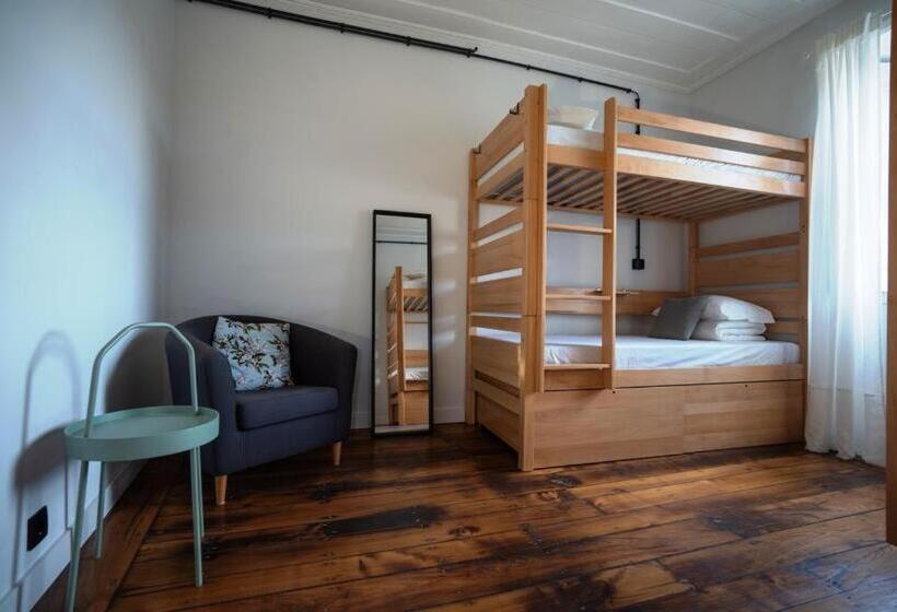 Inn Door 21   Hostel & Suite