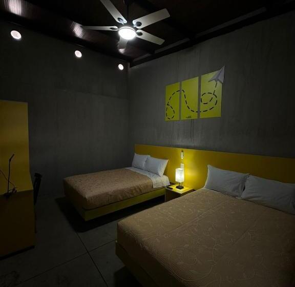 Пансион Check Inn Hostal Aeropuerto Gdl