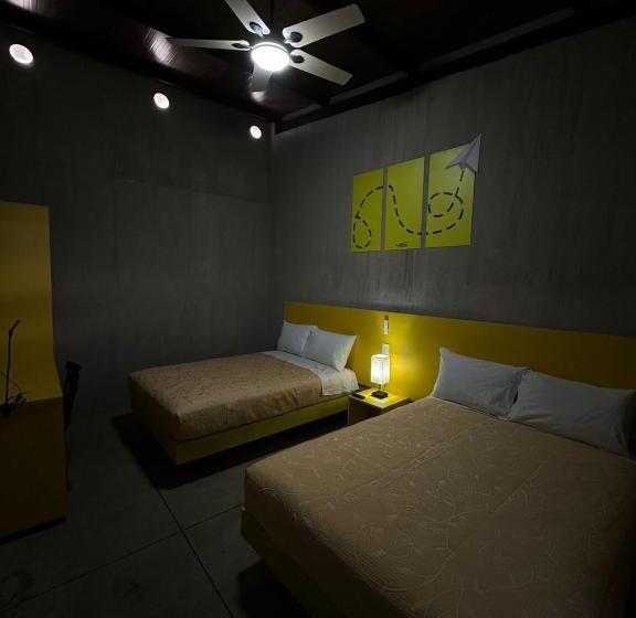 Пансион Check Inn Hostal Aeropuerto Gdl