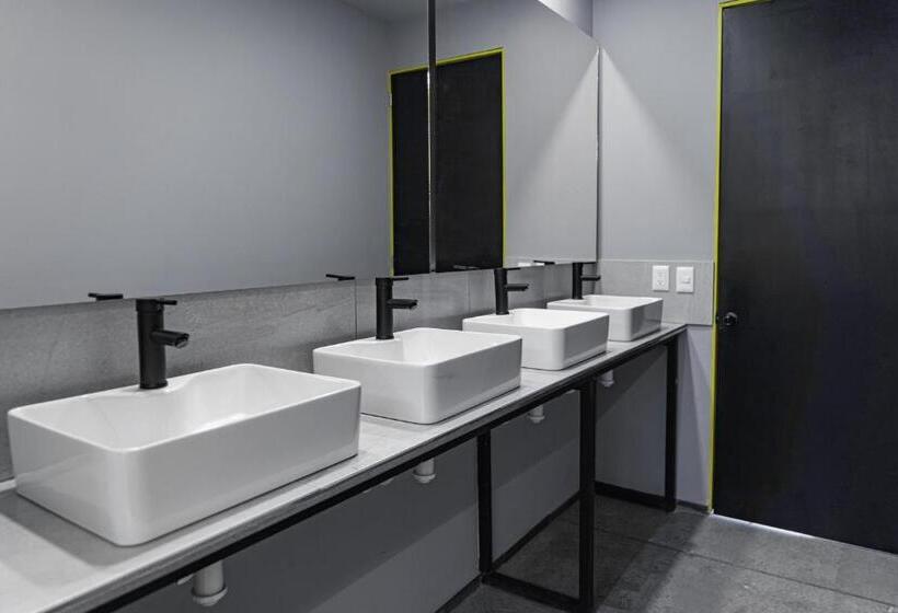 Пансион Check Inn Hostal Aeropuerto Gdl