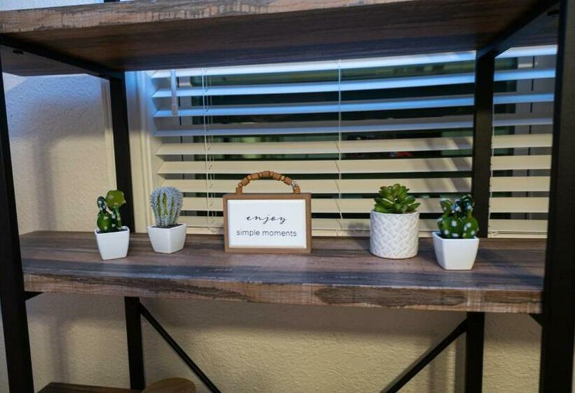 ペンション Cozy And Adorable 1 Bdr/1 Ba