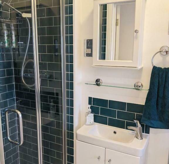 ペンション Edward S Burrow