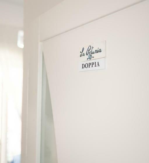 膳宿费 La Magnolia Rooms