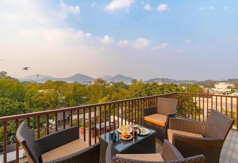 پانسیون 1 Amiras   Entire Villa At Fateh Sagar, Udaipur