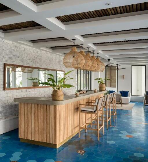 אתר נופש Ahu Bay