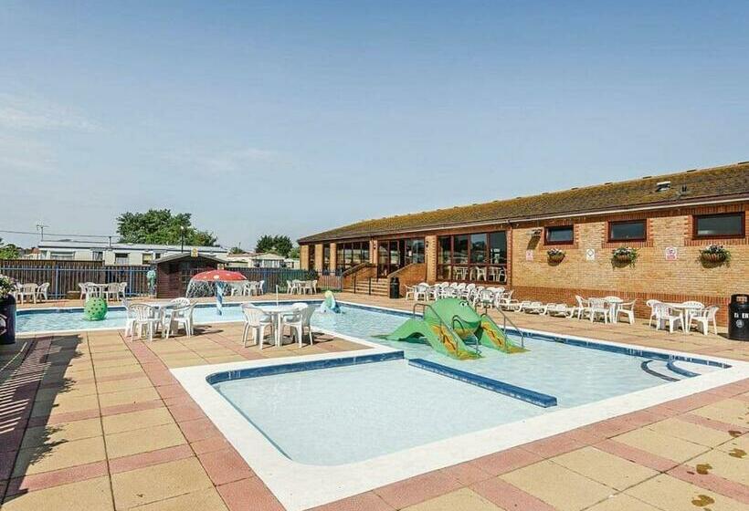 Курорт Holiday Home / Caravan