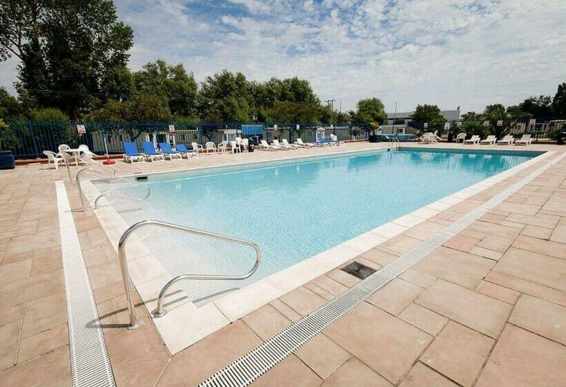 Курорт Holiday Home / Caravan