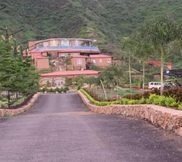 استراحتگاه Swarnagarh Nature Retreat & Spa