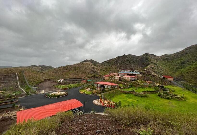 استراحتگاه Swarnagarh Nature Retreat & Spa