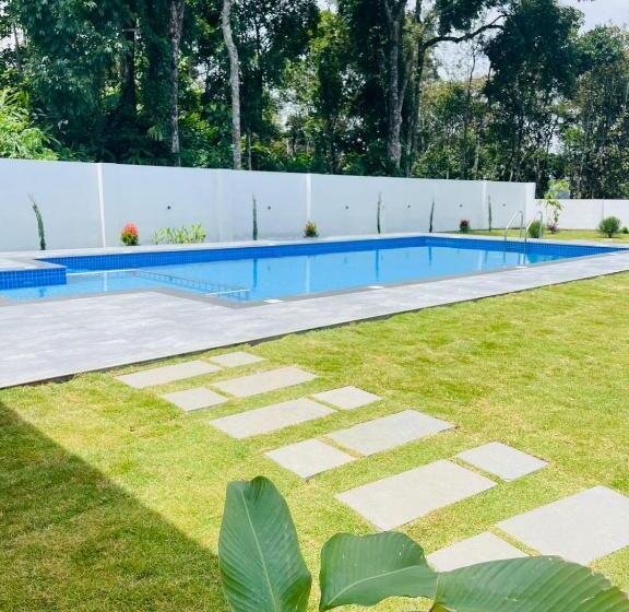 The Windy Mist Resort Munnar