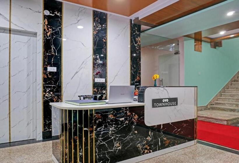 فندق Townhouse Navneeta Grand