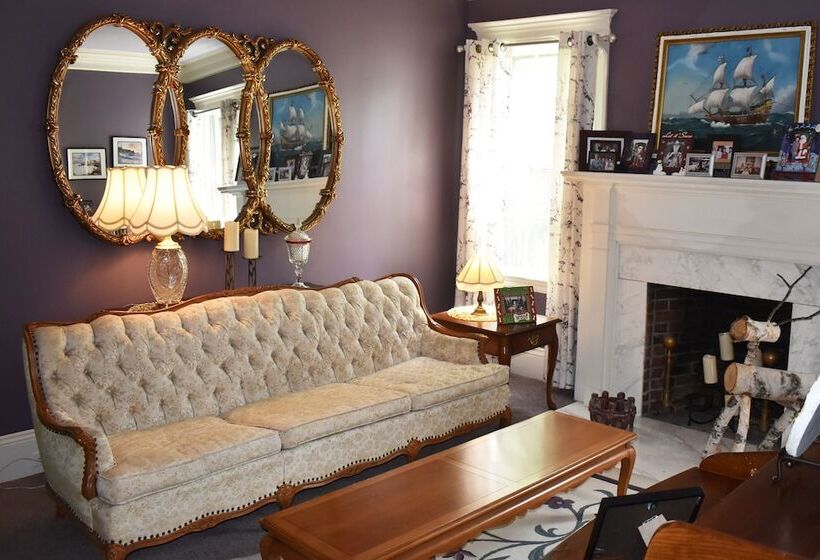 مبيت وإفطار Admiral Peary Inn