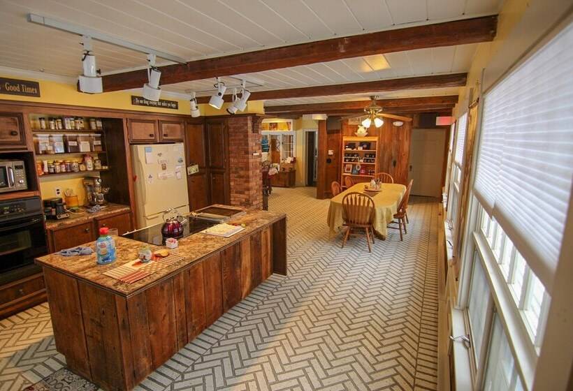 مبيت وإفطار Admiral Peary Inn