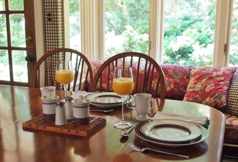 مبيت وإفطار Admiral Peary Inn