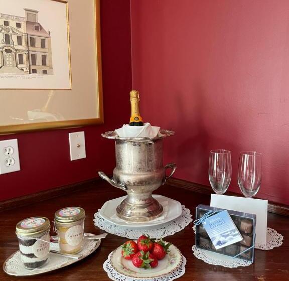 Almondy Inn Bed & Breakfast