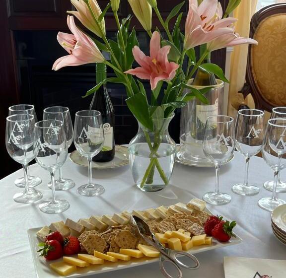 Almondy Inn Bed & Breakfast