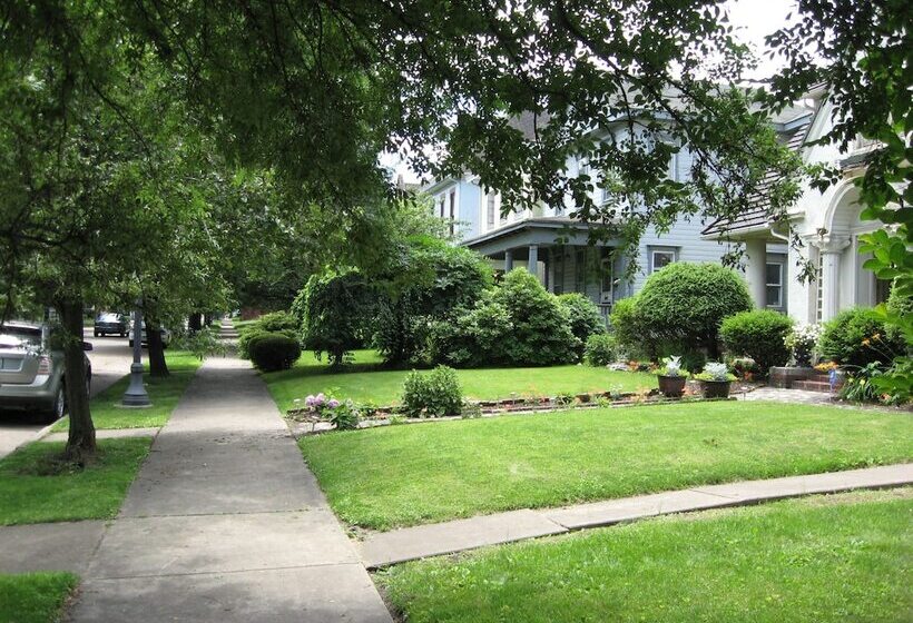 Bayberry House Bed And Breakfast