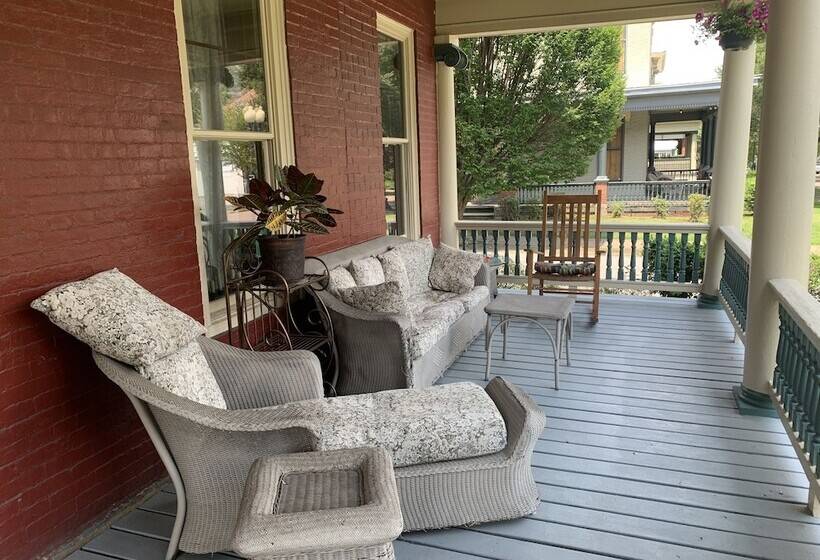 Bayberry House Bed And Breakfast