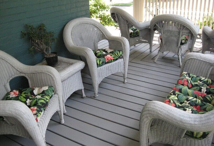 Bayberry House Bed And Breakfast