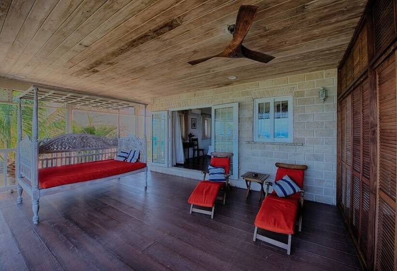 ベッドアンドブレックファースト A Stone's Throw Away