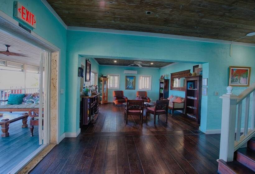 ベッドアンドブレックファースト A Stone's Throw Away