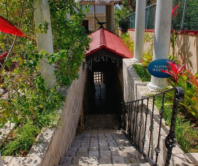 ベッドアンドブレックファースト A Stone's Throw Away