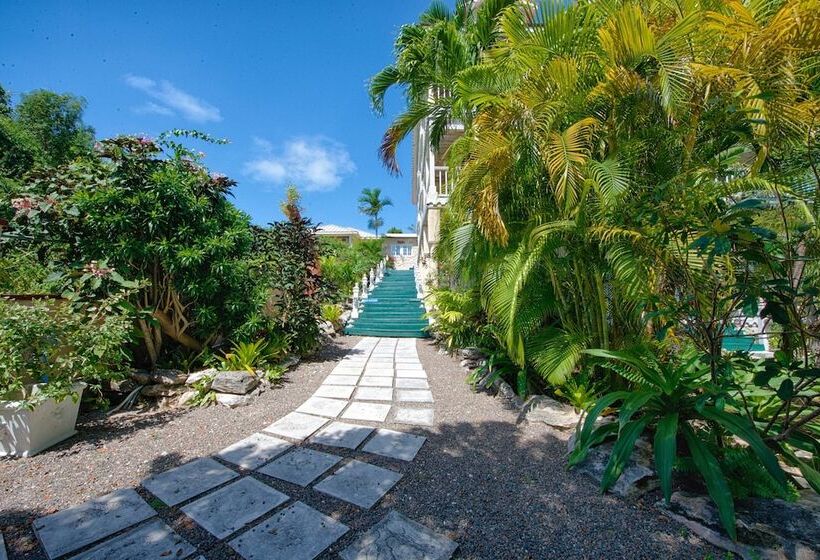 ベッドアンドブレックファースト A Stone's Throw Away