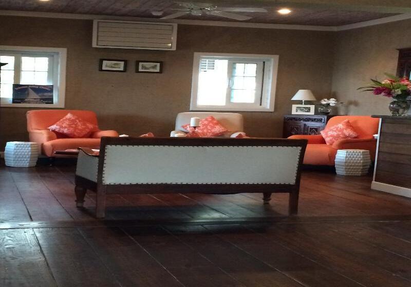 ベッドアンドブレックファースト A Stone's Throw Away