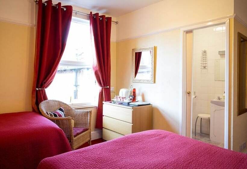 Bed and Breakfast Ashgrove House