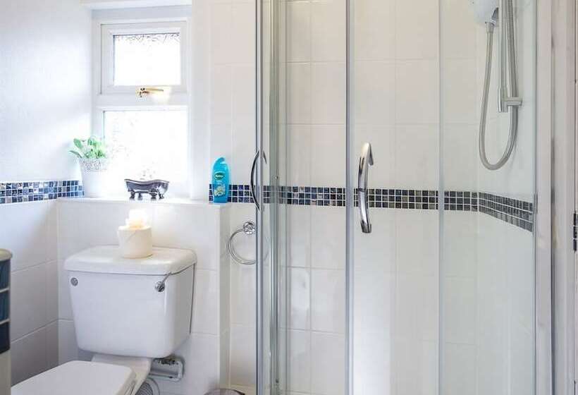 Bed and Breakfast Ashgrove House