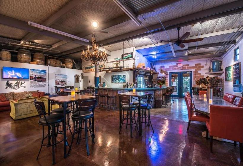 민박 Barons Creekside Resort