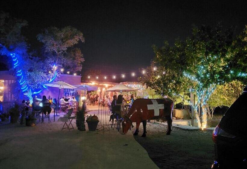 민박 Barons Creekside Resort