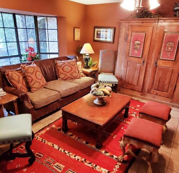 민박 Barons Creekside Resort