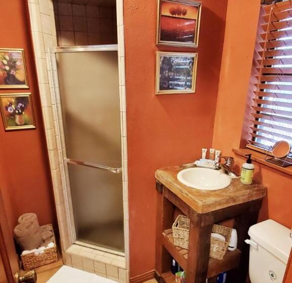 민박 Barons Creekside Resort