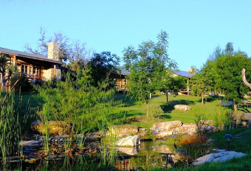 민박 Barons Creekside Resort