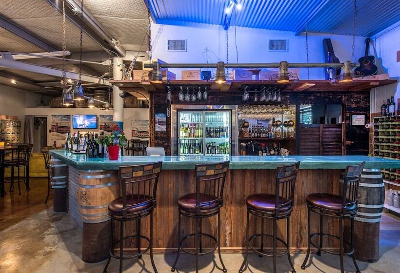 민박 Barons Creekside Resort