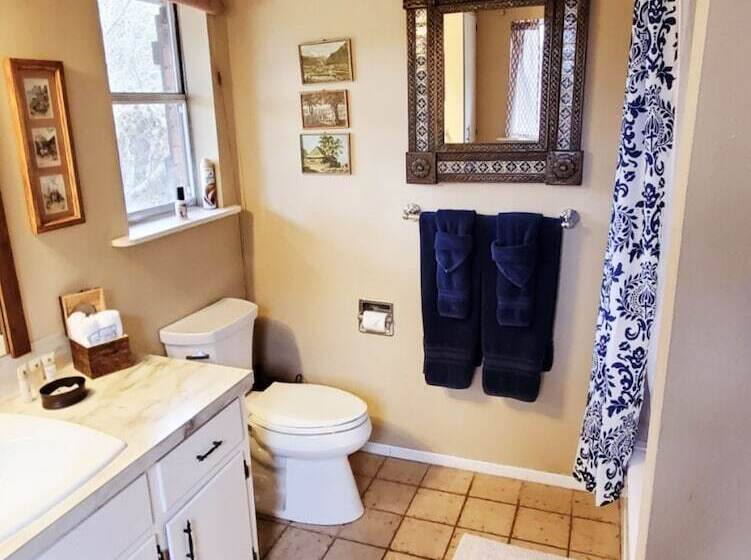 민박 Barons Creekside Resort