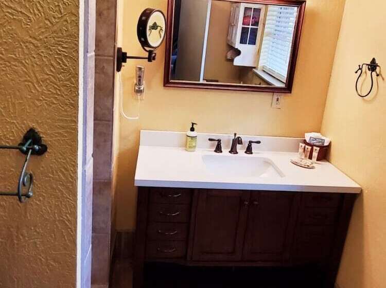 민박 Barons Creekside Resort