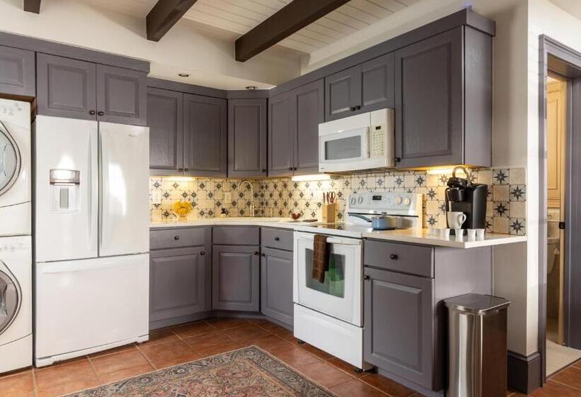 مبيت وإفطار Bayfront Marin House