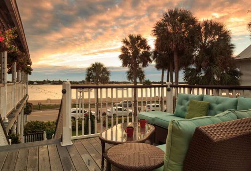 مبيت وإفطار Bayfront Marin House