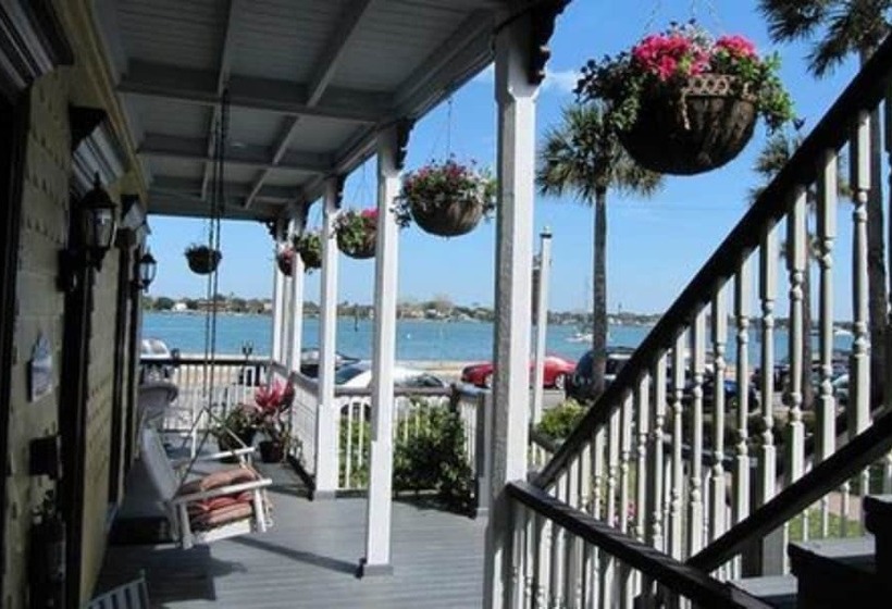 مبيت وإفطار Bayfront Marin House