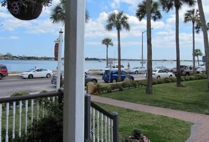 مبيت وإفطار Bayfront Marin House